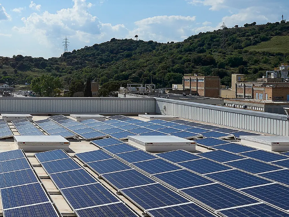 сонячні батареї на даху