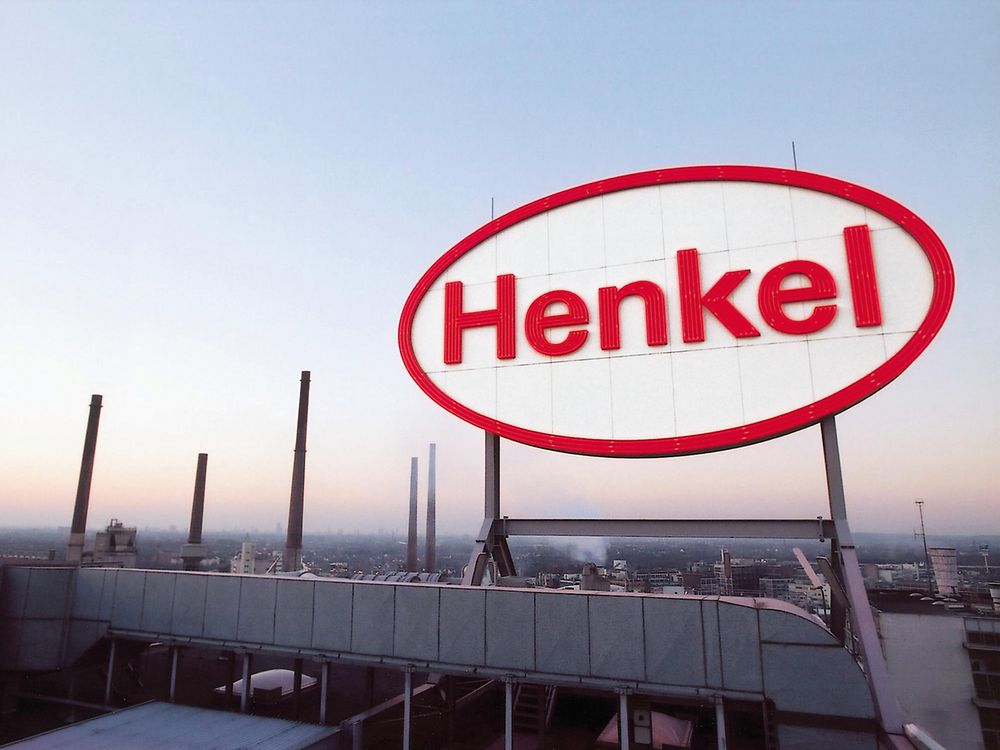 Логотип «Хенкель» на підприємстві в Дюссельдорфі, Німеччина.