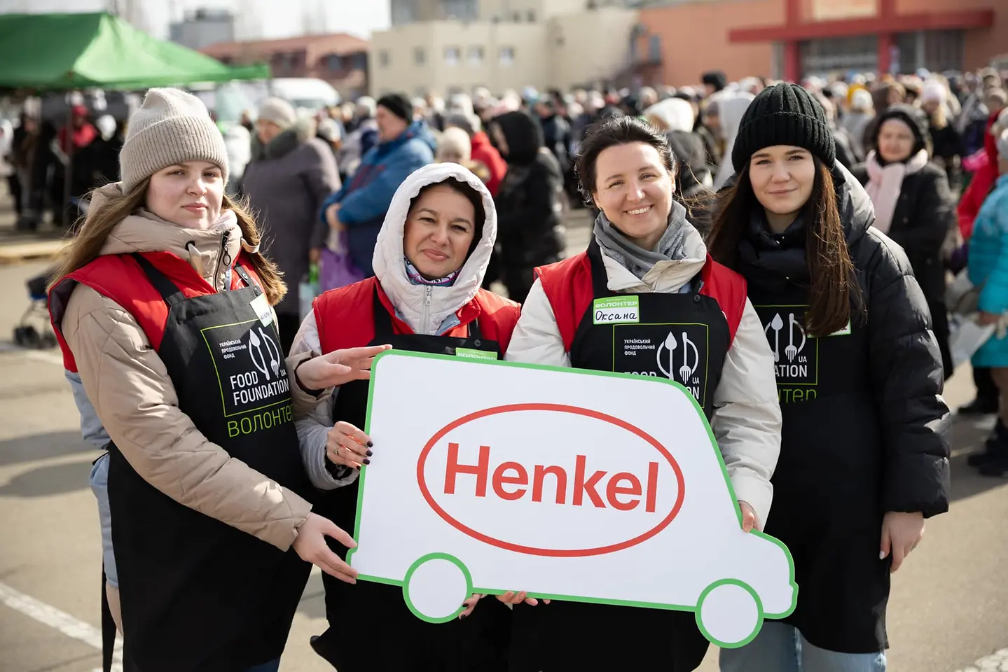 «Хенкель» і його бренди Schwarzkopf, Syoss і Fa підтримали українок, які вимушено покинули свої домівки