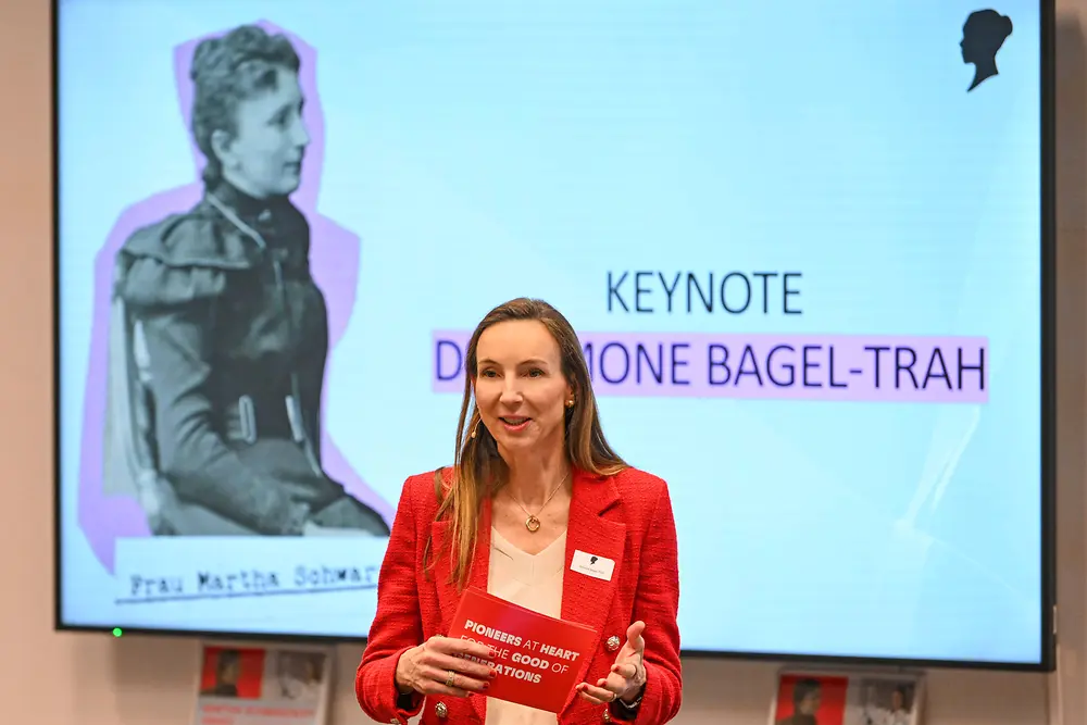 
Dr. Simone Bagel-Trah, Chairwoman of Henkel’s Supervisory Board and Shareholder’s Committee, welcomed the participants and guests to the award ceremony.