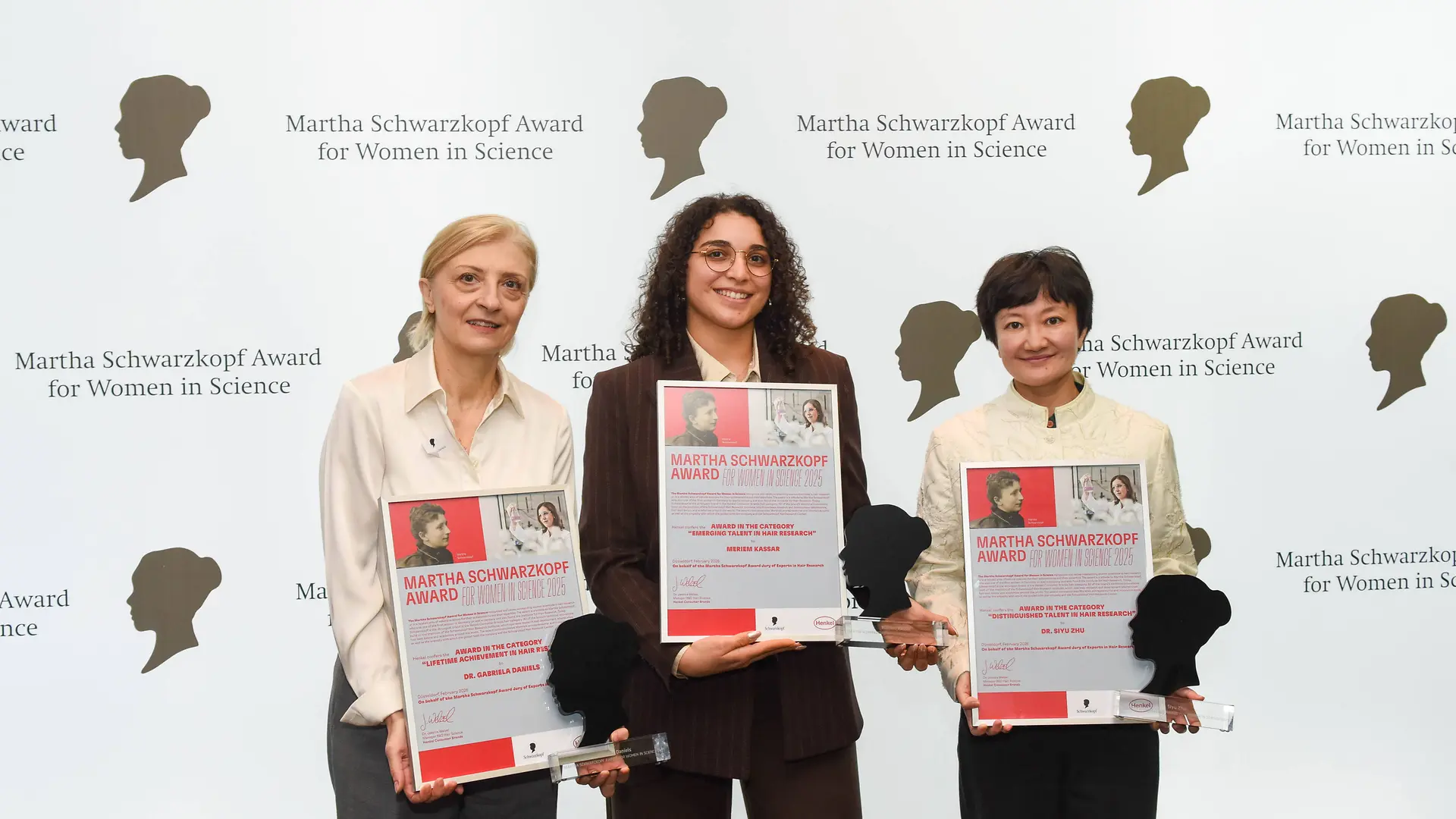 Henkel відзначає видатних жінок-науковиць премією Марти Шварцкопф